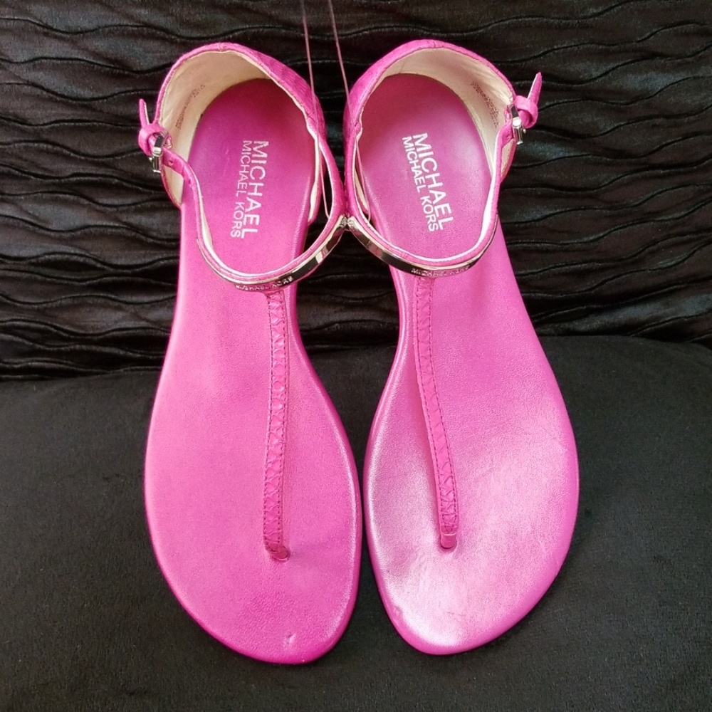 Michael Kors fuscia sandal
